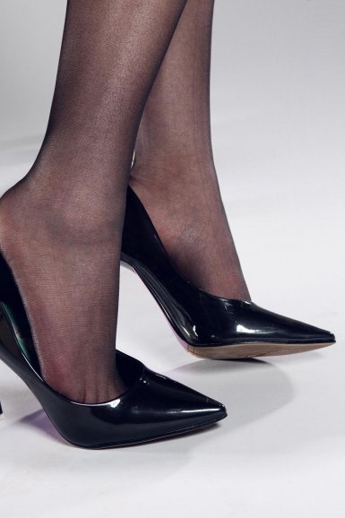 ‘爱游戏(中国)’世界名画赏析——伏尔加河上的纤夫(图2) 爱游戏体育app官网登录入口